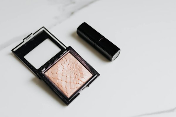 Mastering the art of bell sleeves: achieve a stylish bohemian look in brighton