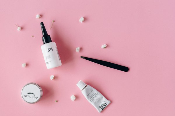 Essential Natural Oils to Rejuvenate and Moisturize Your Parched Cuticles